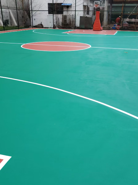 雷州 球场长期使用易出现地面开裂